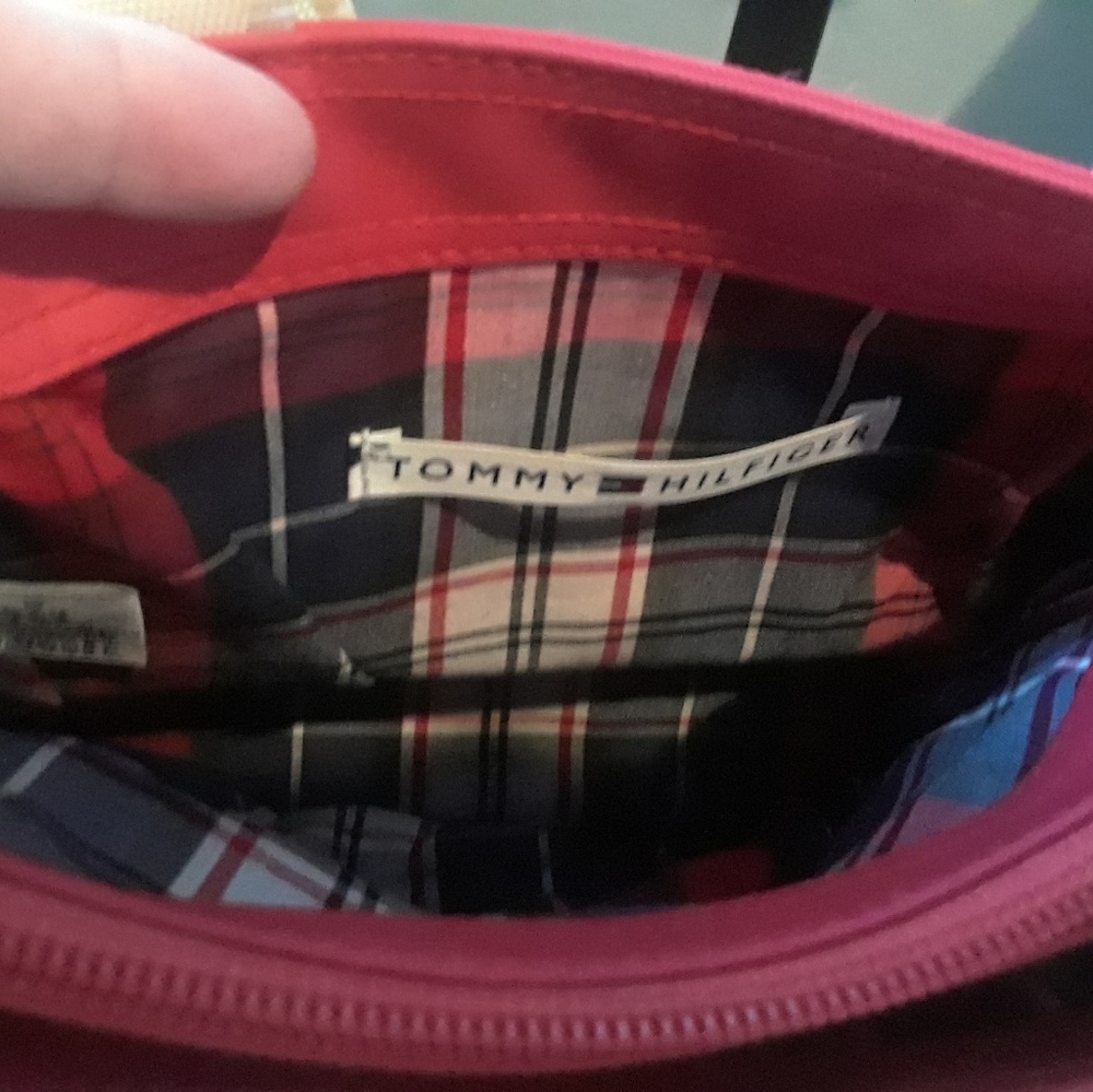 Tommy Hilfiger Red Small Purse‎ - Picture 3 of 4